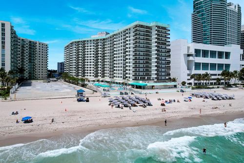apt-411-3725 S Ocean Dr, HOLLYWOOD, FL, 33019-2907 | Card Image