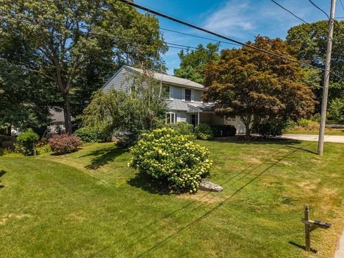 31 Edgewater Rd, Narragansett, RI, 02882-1052 | Card Image