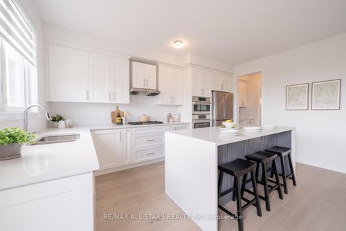 129 Busato Dr, Stouffville, ON, L4A4V6 | Card Image