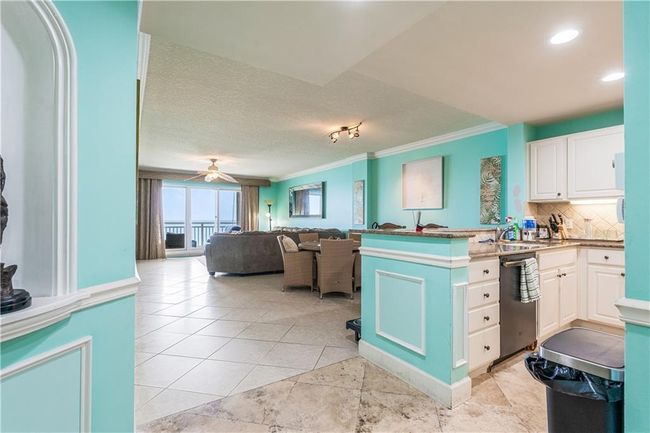 APT-402 - 3702 N Highway A1a, Condo with 3 bedrooms, 3 bathrooms and null parking in Hutchinson Island FL | Image 27