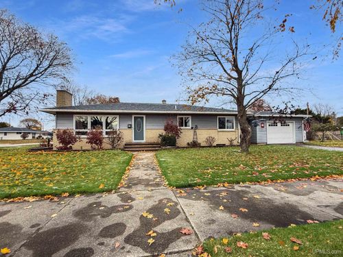 2122 S 3rd Avenue, Escanaba, MI, 49829 | Card Image