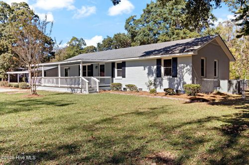 1106 Bullard St, Elizabethtown, NC, 28337-9412 | Card Image