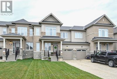 33 Stately Dr, Townhouse with 3 bedrooms, 3 bathrooms and 3 parking in Wasaga Beach ON | Image 2