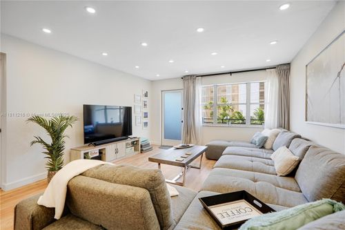 apt-302-401 Golden Isles Dr, Hallandale Beach, FL, 33009-7511 | Card Image