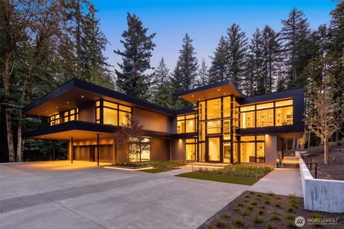 6752 266th Ct Se, Issaquah, WA, 98029-3692 | Card Image