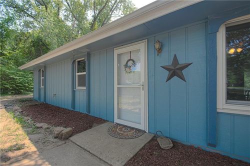 11325 Deer Haven Ln, Excelsior Springs, MO, 64024-5347 | Card Image