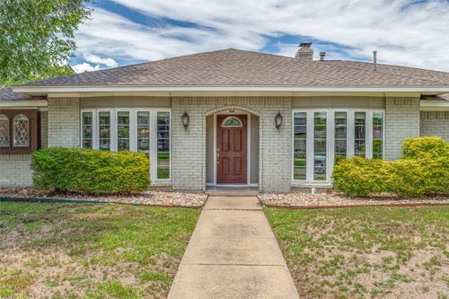 1020 Nottingham Dr, Carrollton, TX, 75007-4819 | Card Image