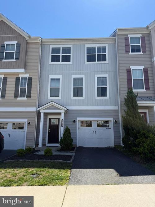 1428 Hudgins Farm Cir, FREDERICKSBURG, VA, 22408-4176 | Card Image