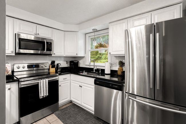 UNIT-19 - 15 Culver St, Condo with 2 bedrooms, 2 bathrooms and null parking in Plaistow NH | Image 14