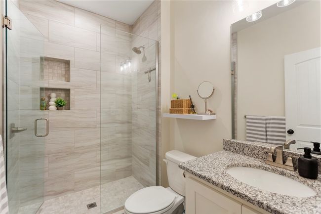 Full bath on mail | Image 29
