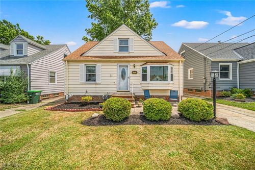 1743 Silver St, Wickliffe, OH, 44092-1947 | Card Image