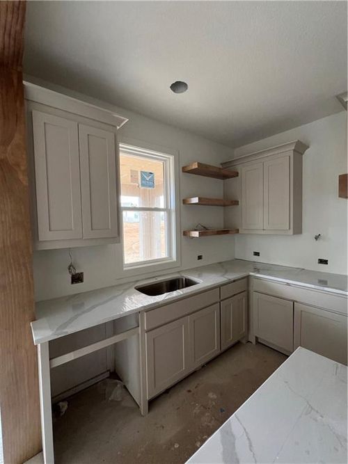 2203 178th Ter, Overland Park, KS, 66085-8549 | Card Image