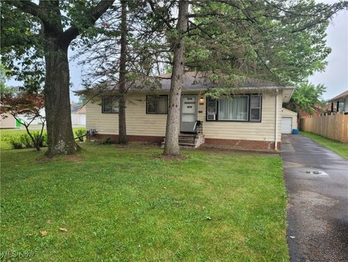 4820 Green Rd, Warrensville Heights, OH, 44128-5208 | Card Image