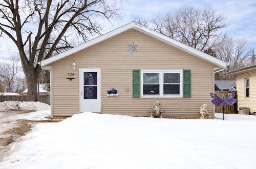 1606 Farrand Ave, La Porte, IN, 46350-5946 | Card Image