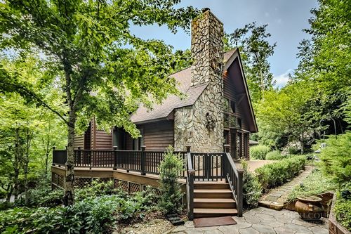 44 Warbler Ln, Newland, NC, 28657-8132 | Card Image