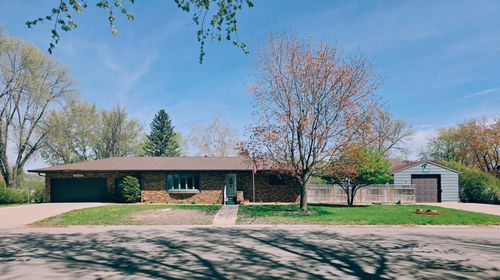 1600 7th Ave Se, Willmar, MN, 56201-4802 | Card Image