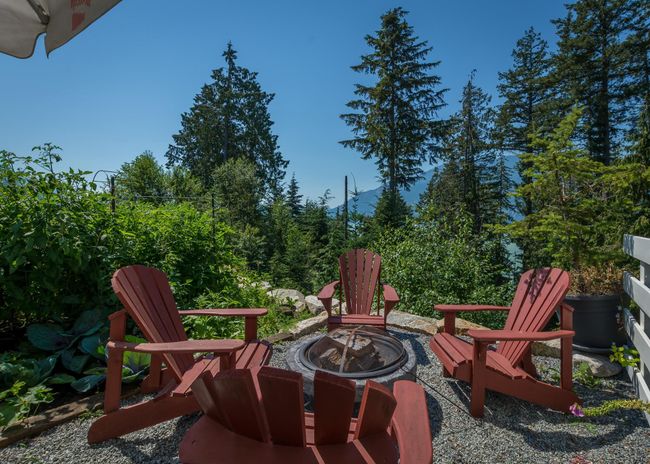 679 Copper Drive, House other with 4 bedrooms, 3 bathrooms and 4 parking in Squamish BC | Image 29