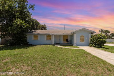 1000 S Orlando Avenue, House other with 3 bedrooms, 2 bathrooms and null parking in Cocoa Beach FL | Image 1