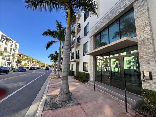 apt-406-8167 Nw 41st St, Doral, FL, 33166-6277 | Card Image