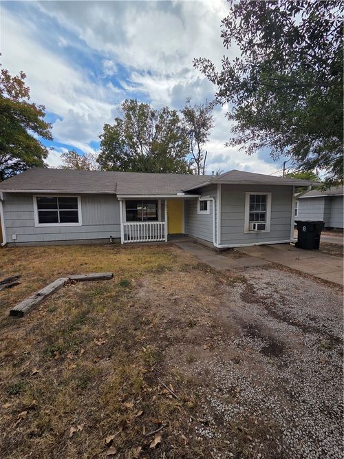 307 Foch St, Bryan, TX, 77801-3956 | Card Image