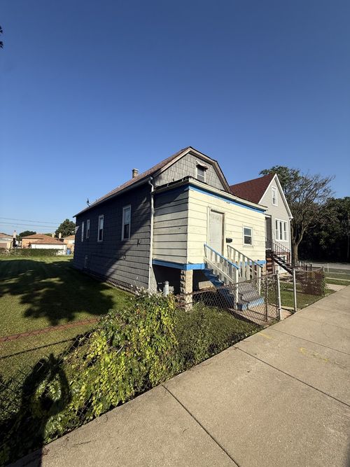 9353 S Yates Boulevard, Chicago, IL, 60617 | Card Image