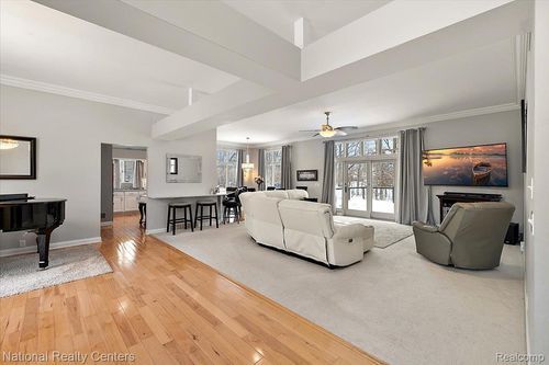 10146 Aberdeen Dr, Grand Blanc, MI, 48439-9574 | Card Image