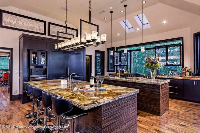 572 N Starwood Dr, House other with 5 bedrooms, 8 bathrooms and 2 parking in Aspen CO | Image 9
