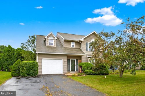 107 Ashley Dr, MARIETTA, PA, 17547-9218 | Card Image