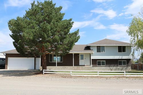 176 Valley Ct, Challis, ID, 83226-4857 | Card Image