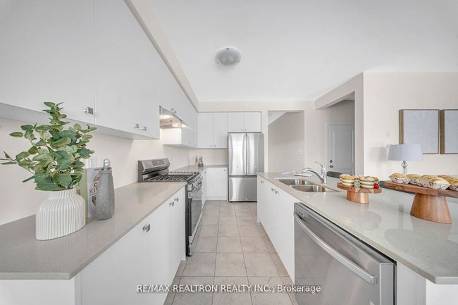 1053 Zircon Manor, House other with 4 bedrooms, 3 bathrooms and 1 parking in Pickering ON | Image 9