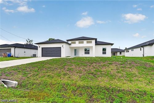 454 Mercedes Ct, LEHIGH ACRES, FL, 33972-1092 | Card Image