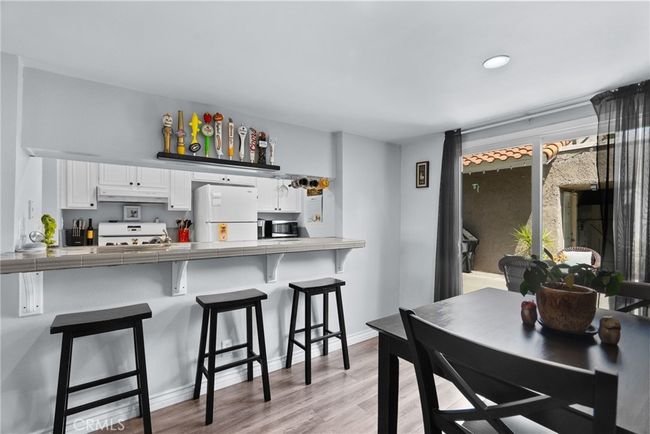 22524 Paseo Terraza, Townhouse with 2 bedrooms, 2 bathrooms and 2 parking in Santa Clarita CA | Image 9