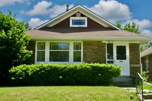 708 W 6th St, Cedar Falls, IA, 50613-2507 | Card Image