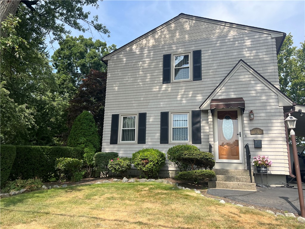 Curtis St, Cranston, RI 02920
