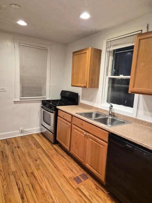 1014 Garnett Pl, Evanston, IL, 60201-3180 | Card Image