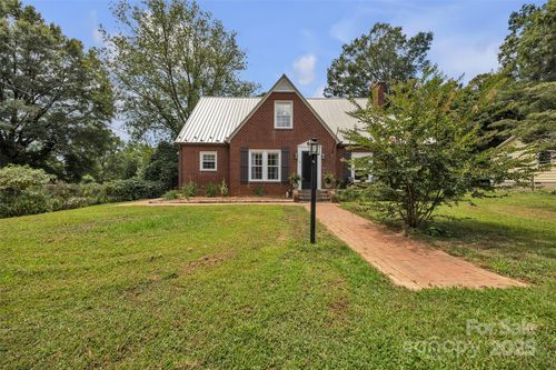 103 7th St Nw, Taylorsville, NC, 28681-2115 | Card Image