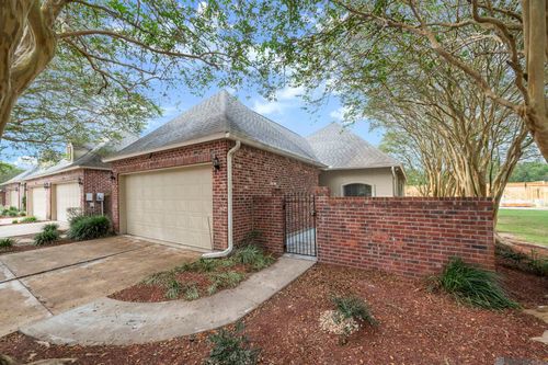 40089 Champion Tif Dr, Gonzales, LA, 70737-8520 | Card Image