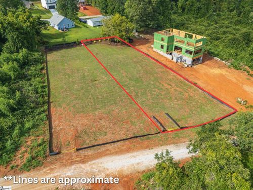 105 S Silver Lake Dr, Taylors, SC, 29687-2181 | Card Image