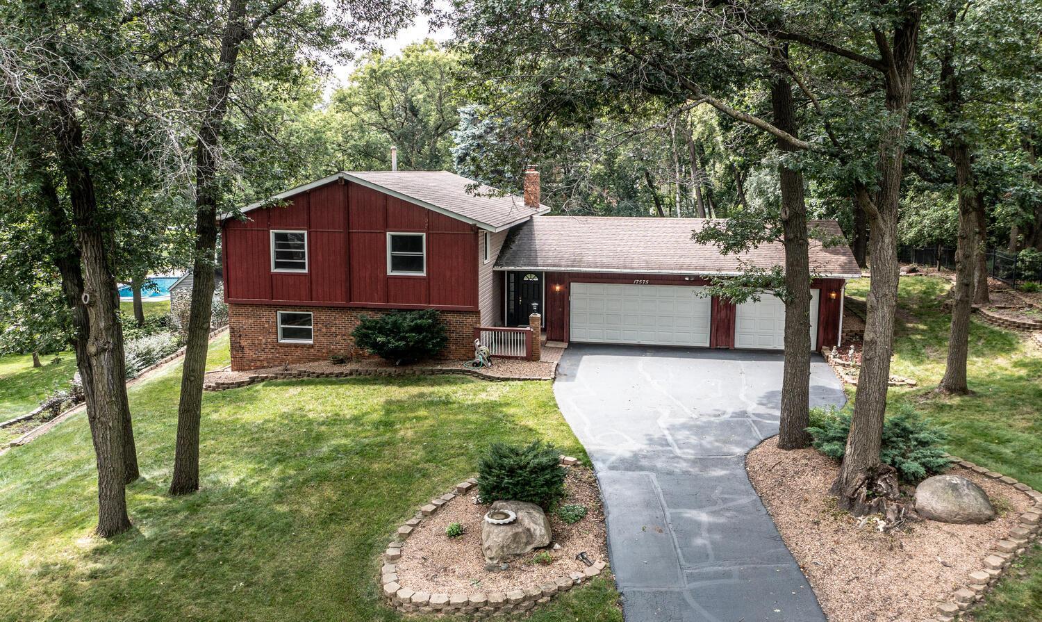 Isleton Ave, Lakeville, MN 55044