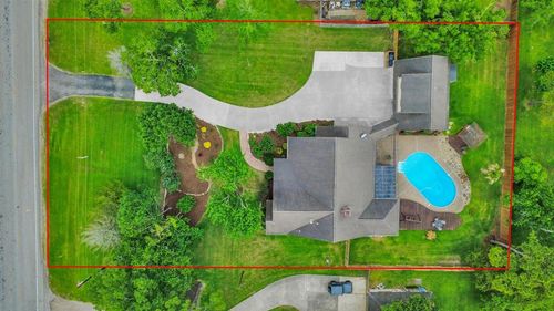 1207 W Edgewood Dr, Friendswood, TX, 77546-4643 | Card Image