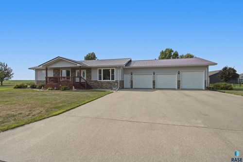 521 E Lightner Ave, Salem, SD, 57058-8522 | Card Image
