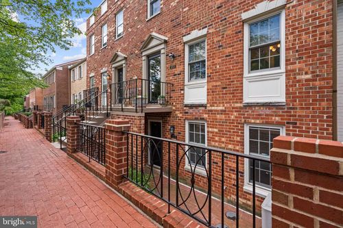 d-3231 Sutton Pl Nw, WASHINGTON, DC, 20016-7520 | Card Image