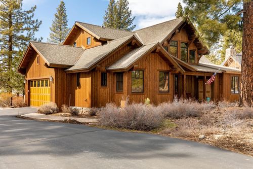 f15-26-12423 Lookout Loop, Truckee, CA, 96161 | Card Image