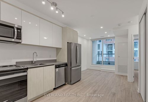 304-3100 Keele St, North York, ON, M3M0E1 | Card Image