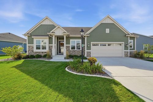 2935 Yahara Drive, Summit, WI, 53066 | Card Image