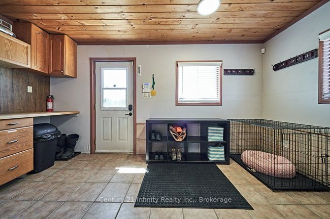 4384 Boundary Rd, Home with 3 bedrooms, 2 bathrooms and 20 parking in Pontypool ON | Image 4