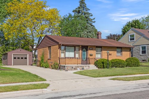 106 N Bruns Ave, Plymouth, WI, 53073-2002 | Card Image