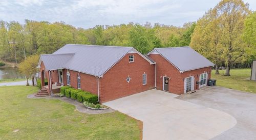 430 N Trojan Blvd, Collinwood, TN, 38450-4749 | Card Image