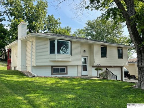 2108 Randall Dr, Bellevue, NE, 68005-3534 | Card Image