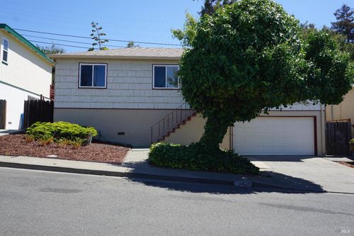 142 El Poco Pl, Vallejo, CA, 94589-2638 | Card Image